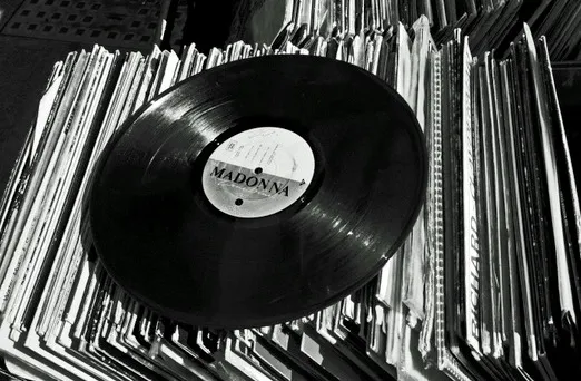 Skip the Algorithm: Why Independent Radio Still Picks Better Music Than Any App Ever Will